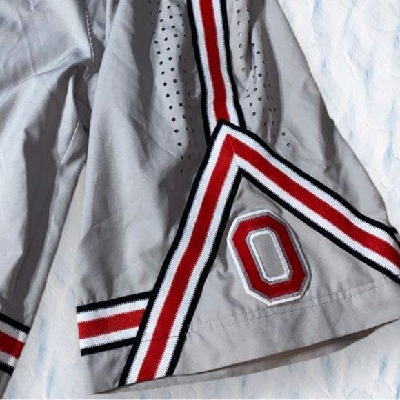Nike Men’s Athletics Ohio State Buckeyes Basketball training Shorts grey red S - Picture 7 of 10